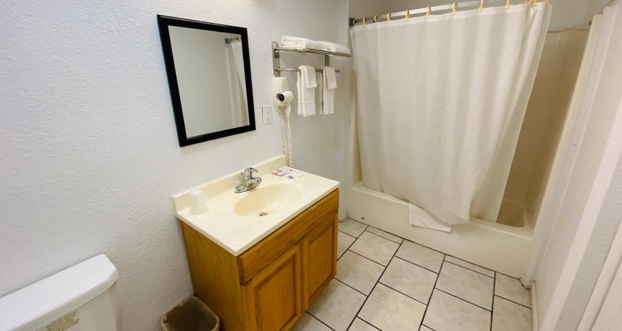 Budget Inn & Suites Freer Екстер'єр фото